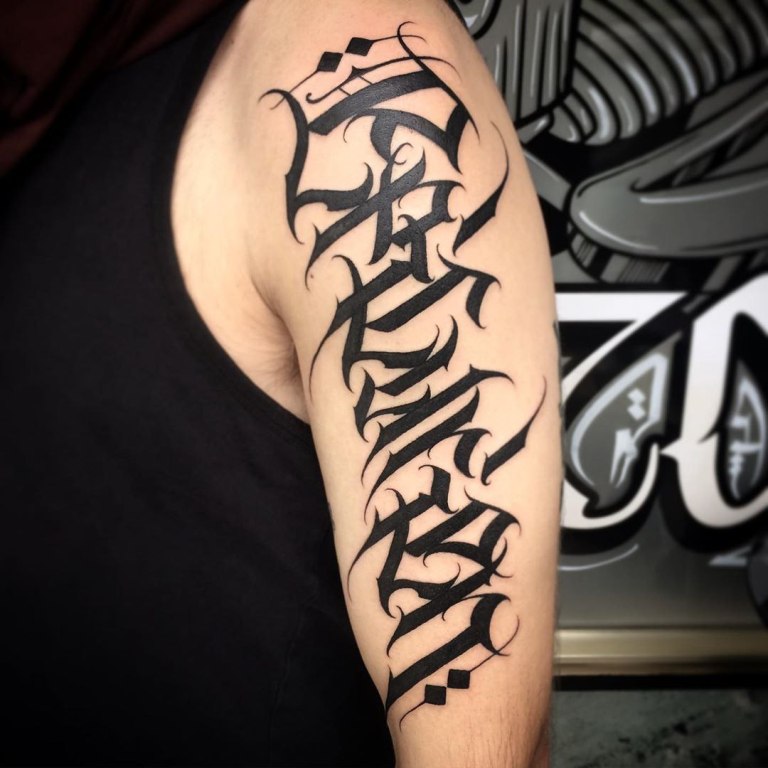 татуировки на руке надписи