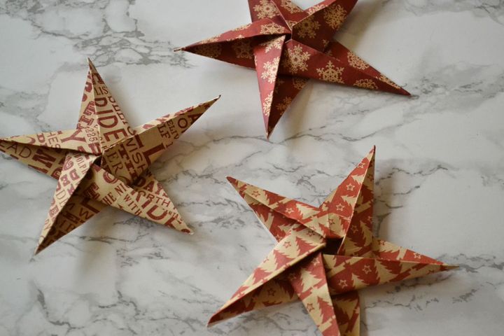 Пошаговая инструкция сборки гирлянды из звезд в стиле оригами