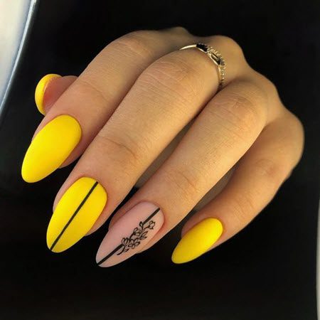 Желтые ногти на вечеринку